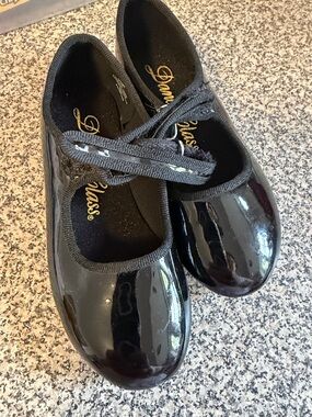 Black Patent Girls' Mary Jane Style Tap Shoes Size 11